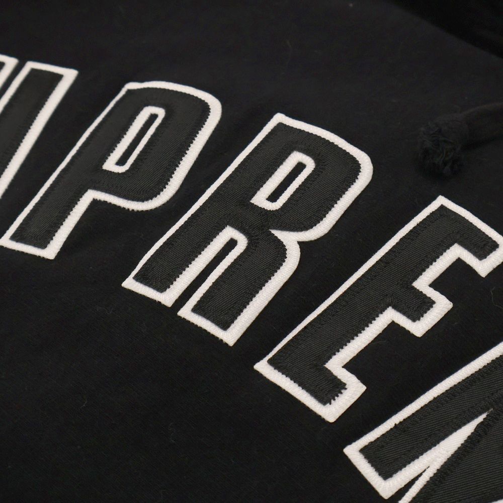 SUPREME シュプリーム