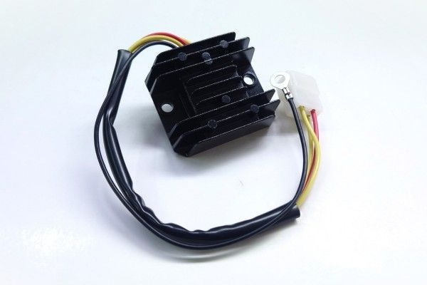 SUZUKI GT125 GT185 レギュレーター⁄レクチファイヤー 一体式 (46