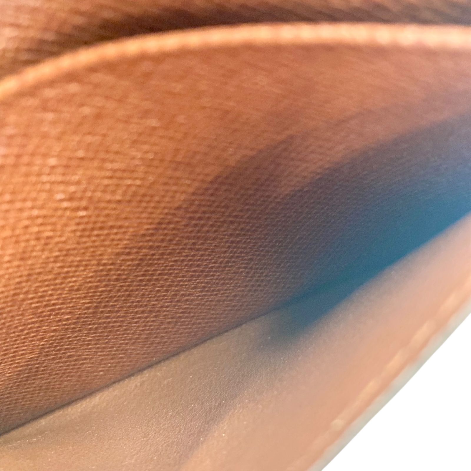 VUITTON