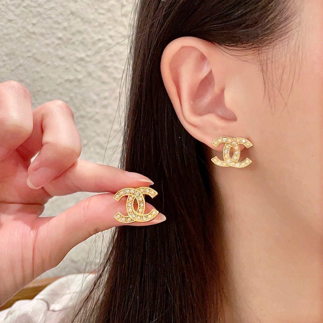 CHANEL ダブルCロゴ ピアス （片耳） 今日特価】CHANEL シャネル 中古 ダブル C イヤリング