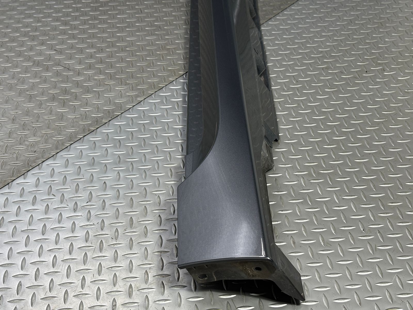 送料無料ZN8トヨタGR86|ZD8スバルBRZ 純正 サイドステップ左 ガンメタ|P8Y|マグネタイトグレーメタリック 品番C190100420 25090012