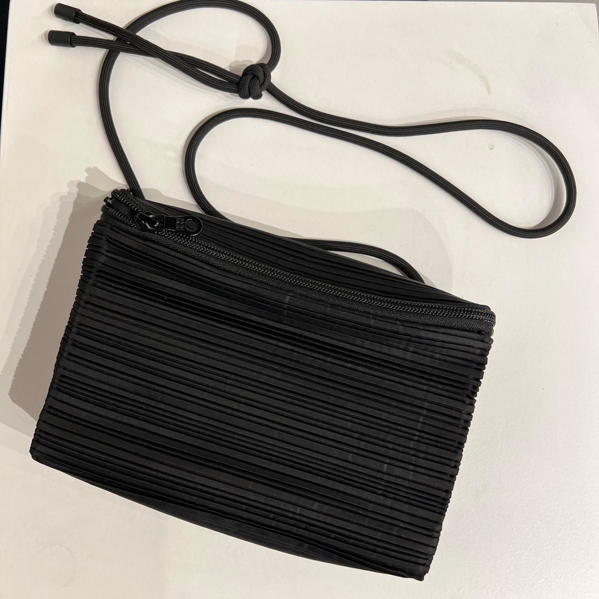 イッセイミヤケプリーツプリーズミニバッグ