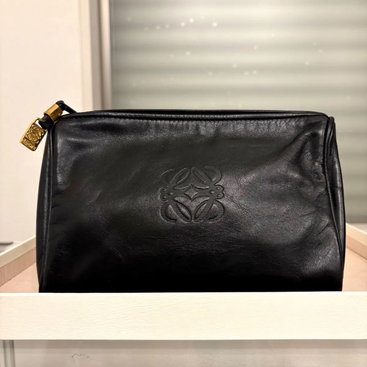 ロエベ アナグラム レザーポーチ LOEWE