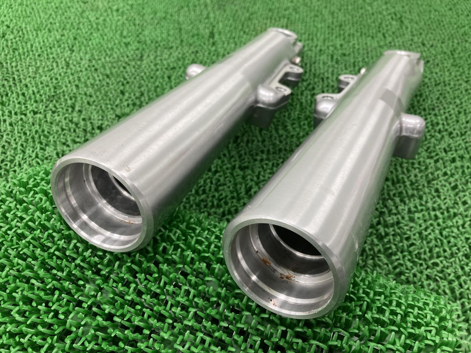 ツーリング アウターチューブ 左右 46495-06/46502-06 ハーレー 純正