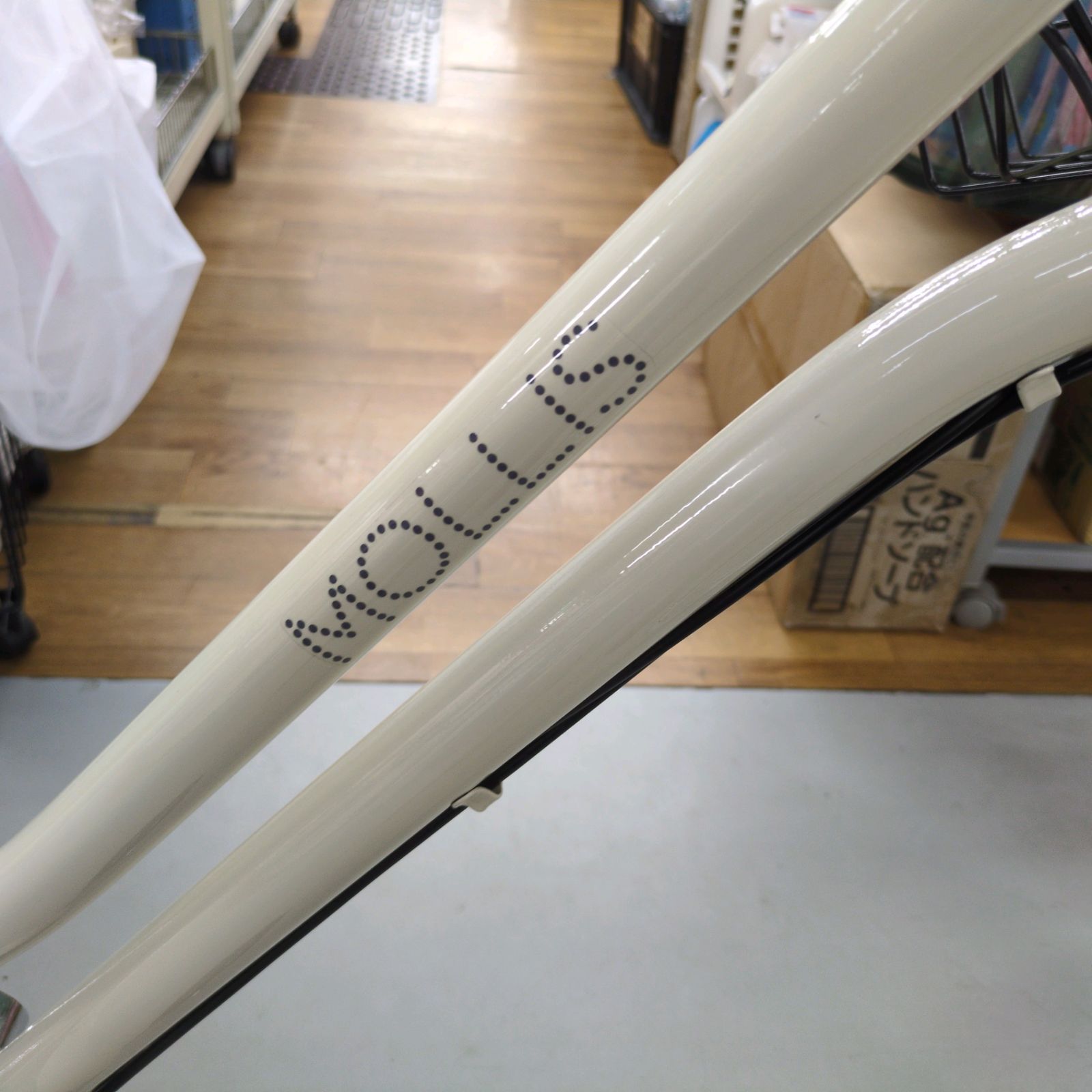 J078 比較的状態良し 軽快自転車 MOLLIS 6段 LEDダイナモ 26インチ DECORATOM_COM_BR