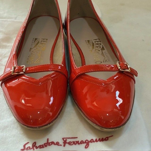 フェラガモ SalvatoreFerragamo パテントレザー エナメル
