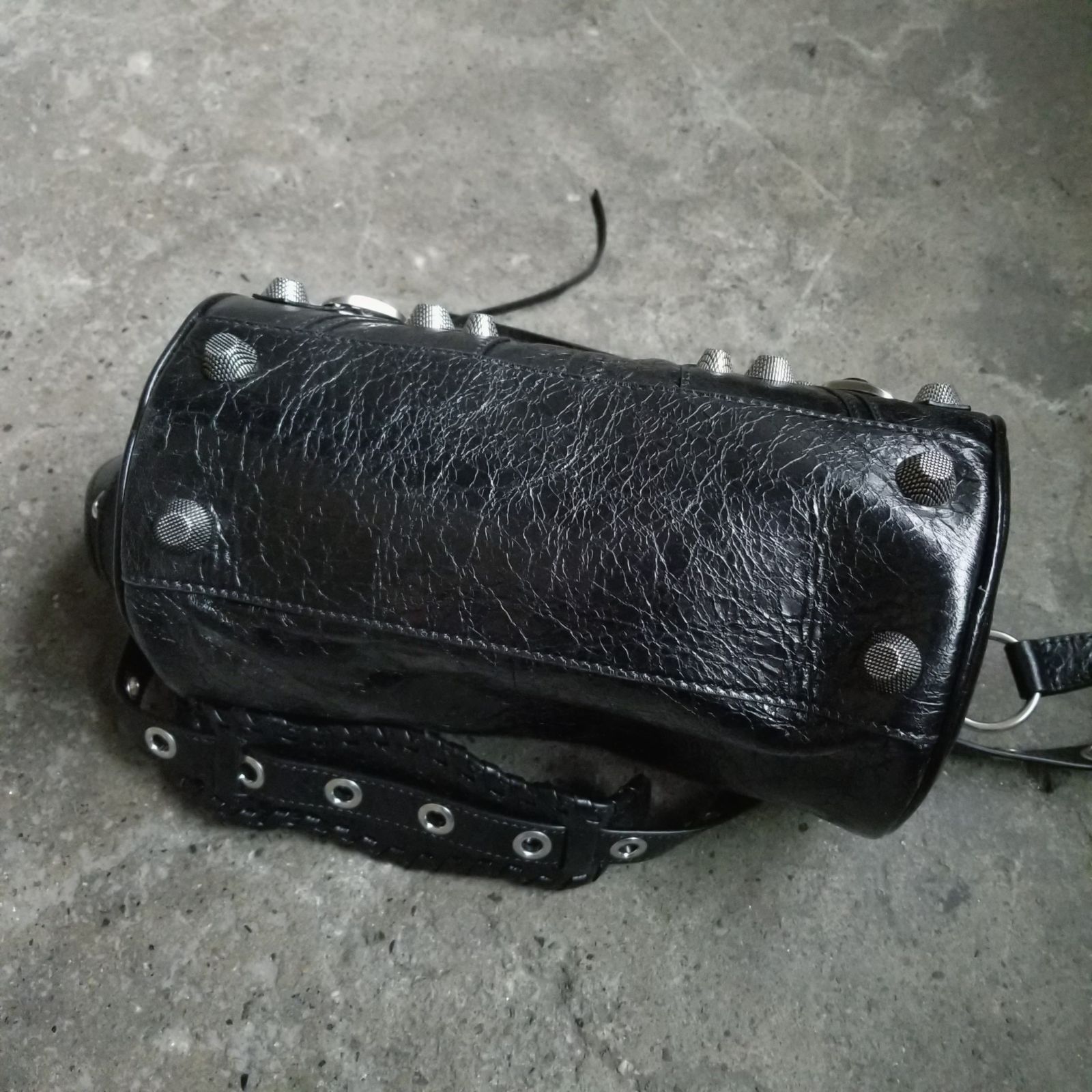 バレンシアガ ルカゴール シリンダーバッグ BALENCIAGA バレンシアガ LE CAGOLE CYLINDER BAG ルカゴール