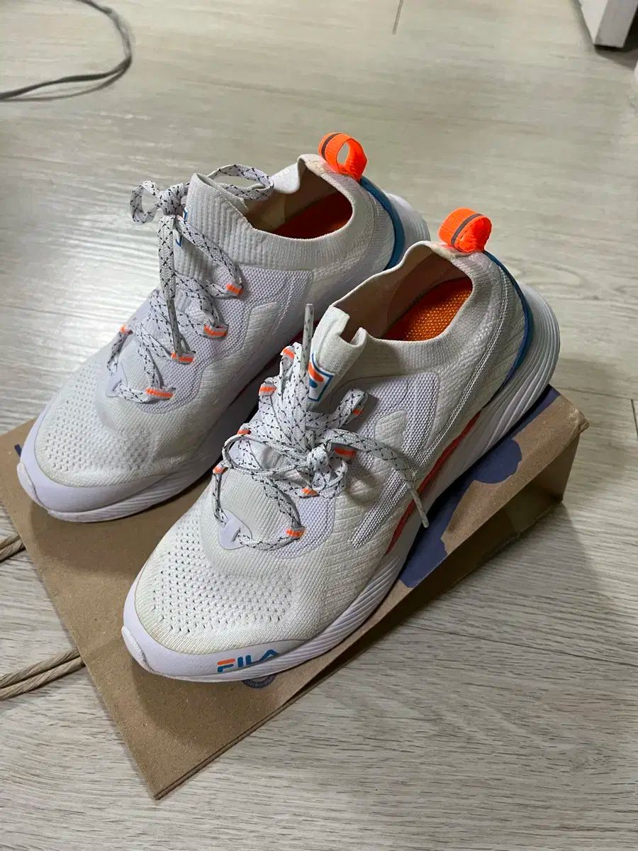 FILA フィラ ランニング スニーカー 235