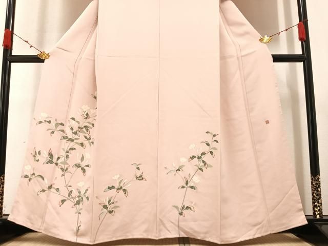 【逸品】●作家訪問着●縮緬●流水文様● 正統派古典 白地/緑/金 椿柄/流水模様 シンプル 大人っぽい 清楚