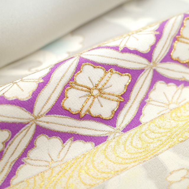 ライトグレー 唐草