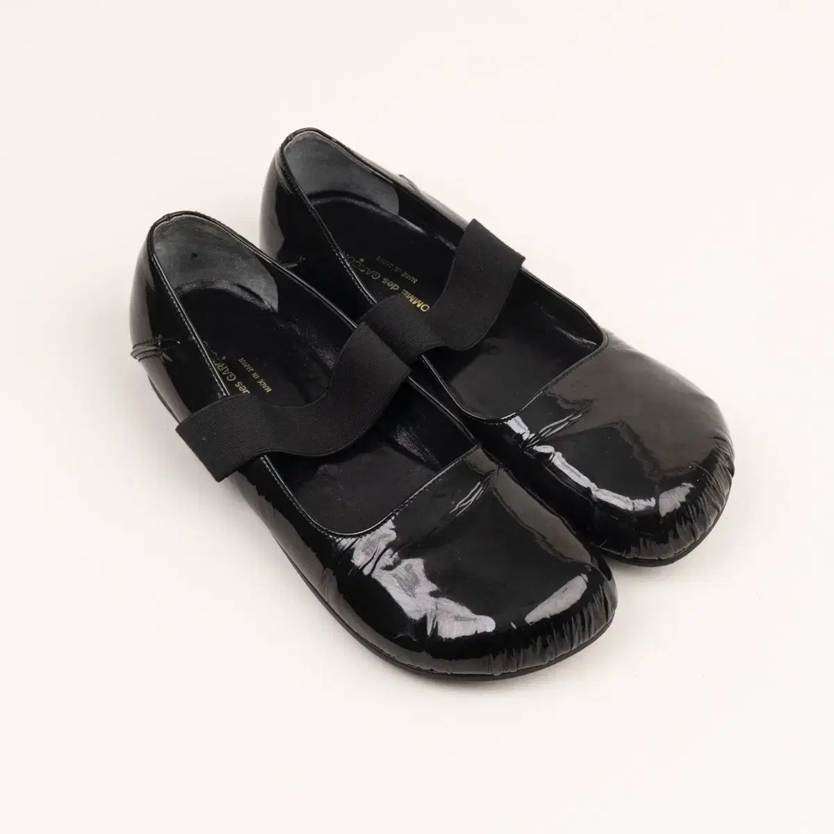 COMME des GARCONS コム デ ギャルソン エナメル フラット シューズ 245 ー 250