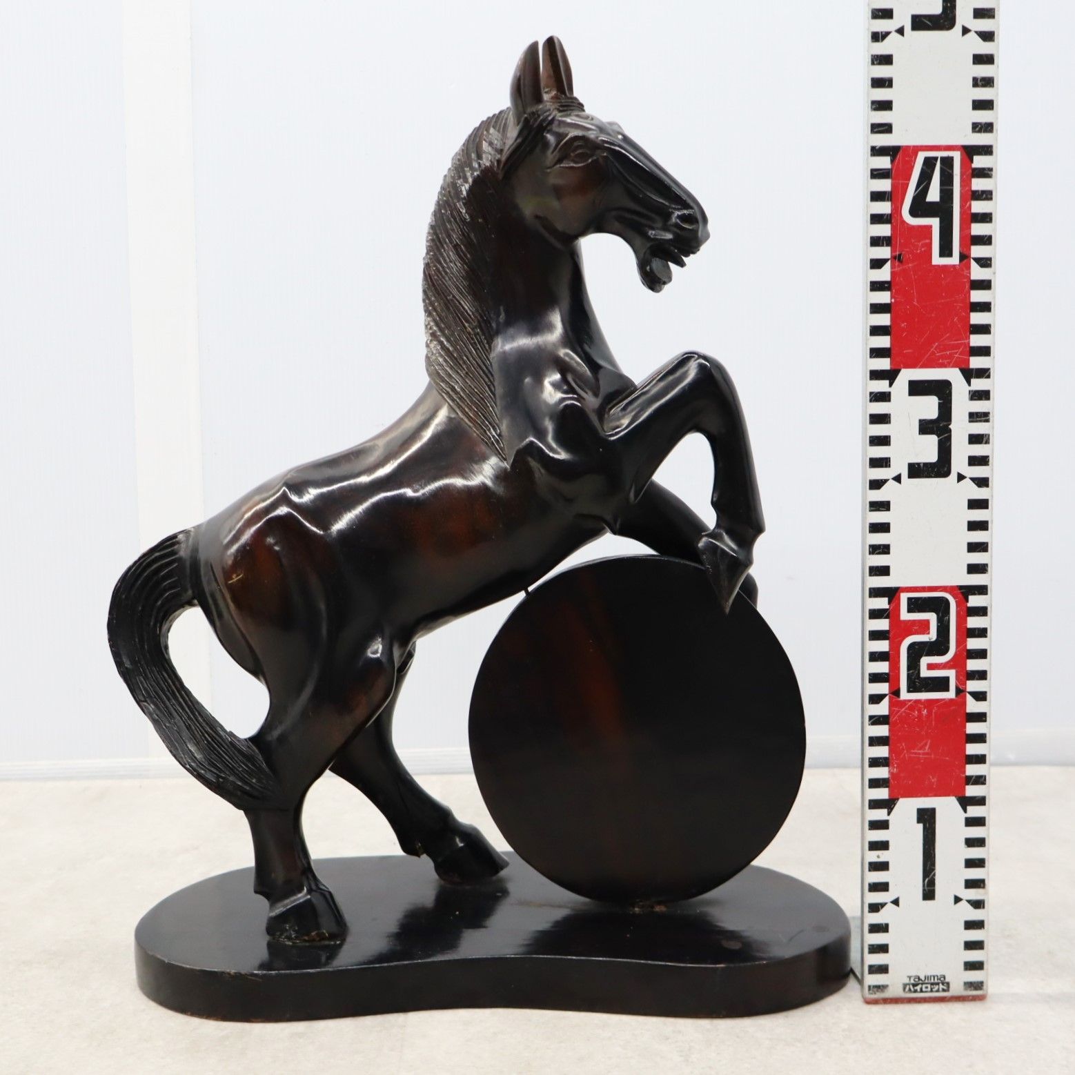 木彫りの跳ね馬置物 △高さ 45㎝ ｜天然木 跳ね馬の置物 木製｜ ｜ 縞黒檀無垢材製