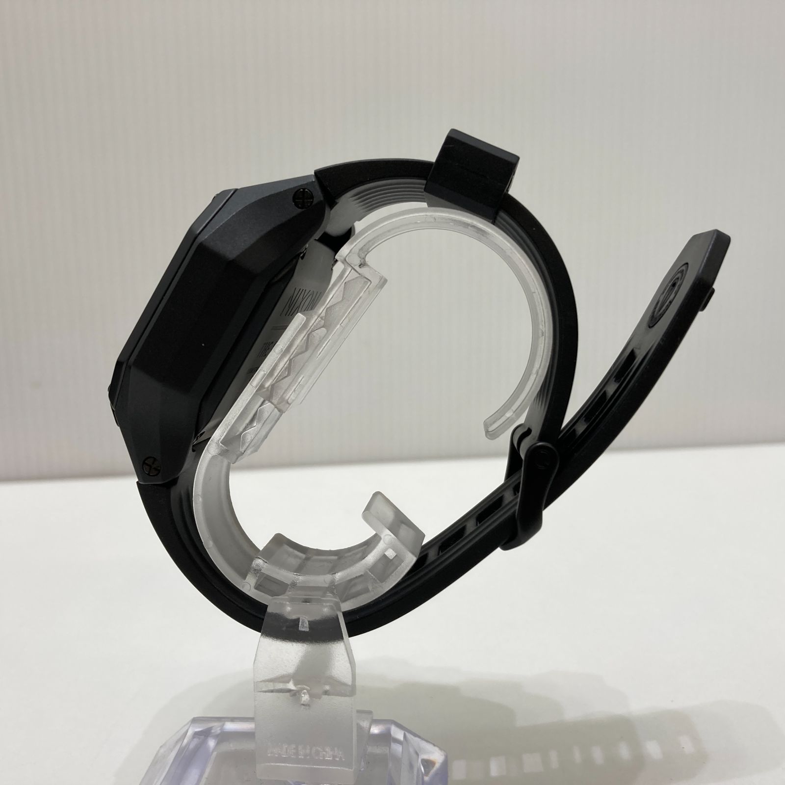 NIXON Regulus ニクソン レグルス A1180 001-00 デジタル 黒 ブラック 