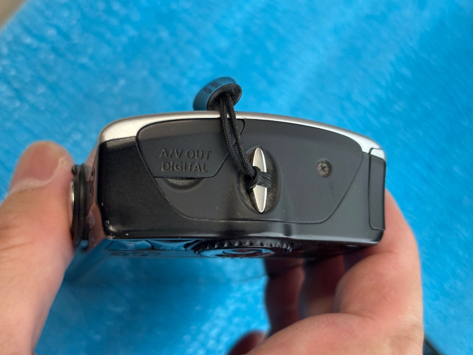 IXY920IS