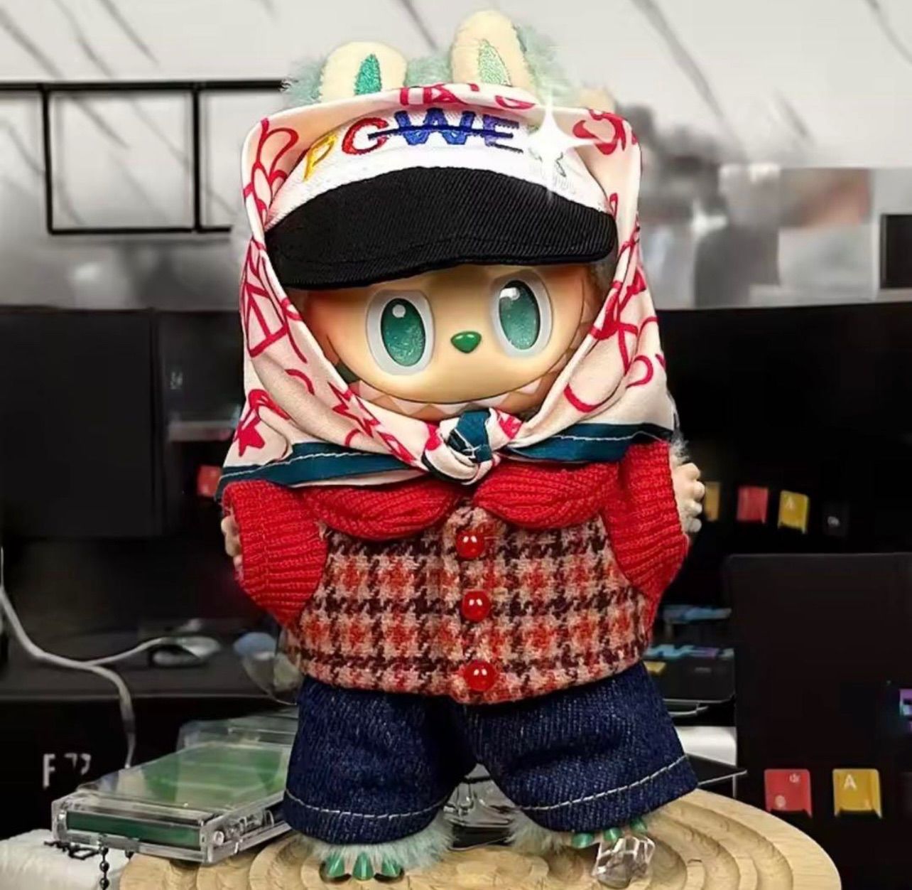 新品】LABUBU ラブブ G-DRAGON ジヨン 4点セット 着せ替 服