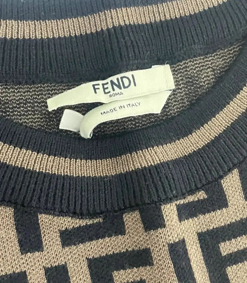 FENDI フェンディ