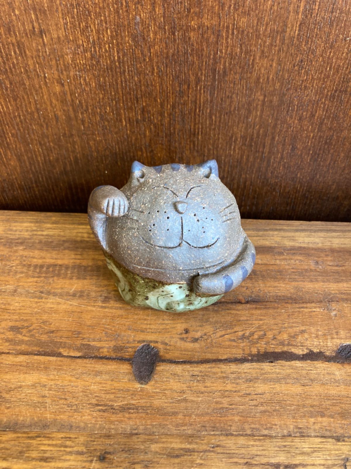 【新品・未使用】猫の置物I - 愛らしい表情で癒しのインテリアに - 手作り陶器 土もの 猫好き必見 ハンドメイド　日本製 猫　ねこ　ネコ　置物　インテリア