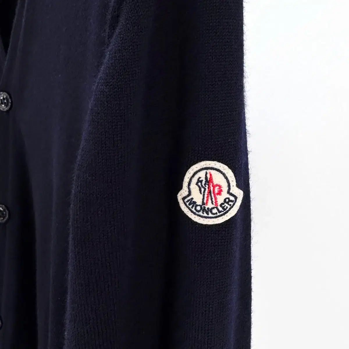 美品✨　モンクレール　ダウン切り替え ロゴワッペン カーディガン ネイビー　M XL サイズ MONCLER(モンクレール) ロゴワッペン Vネック
