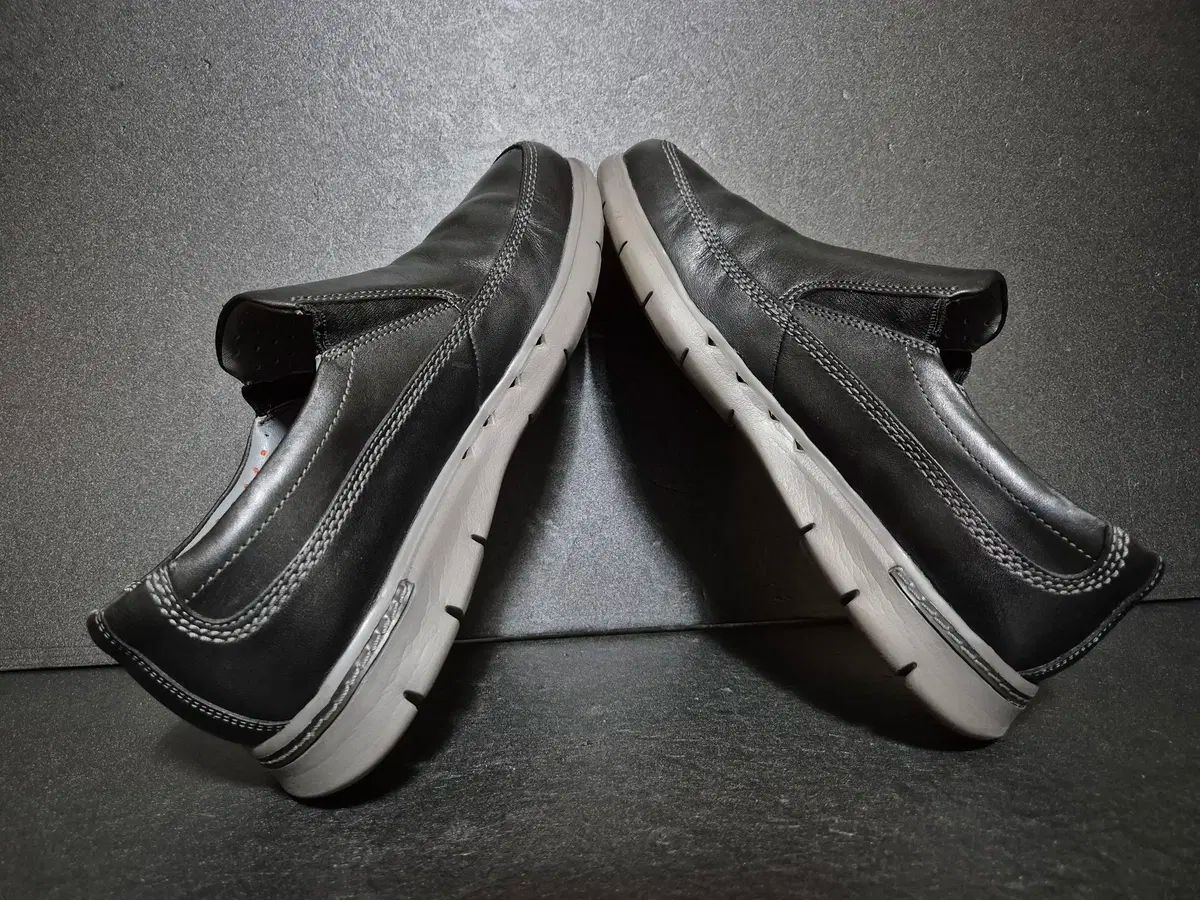 Clarks クラークス