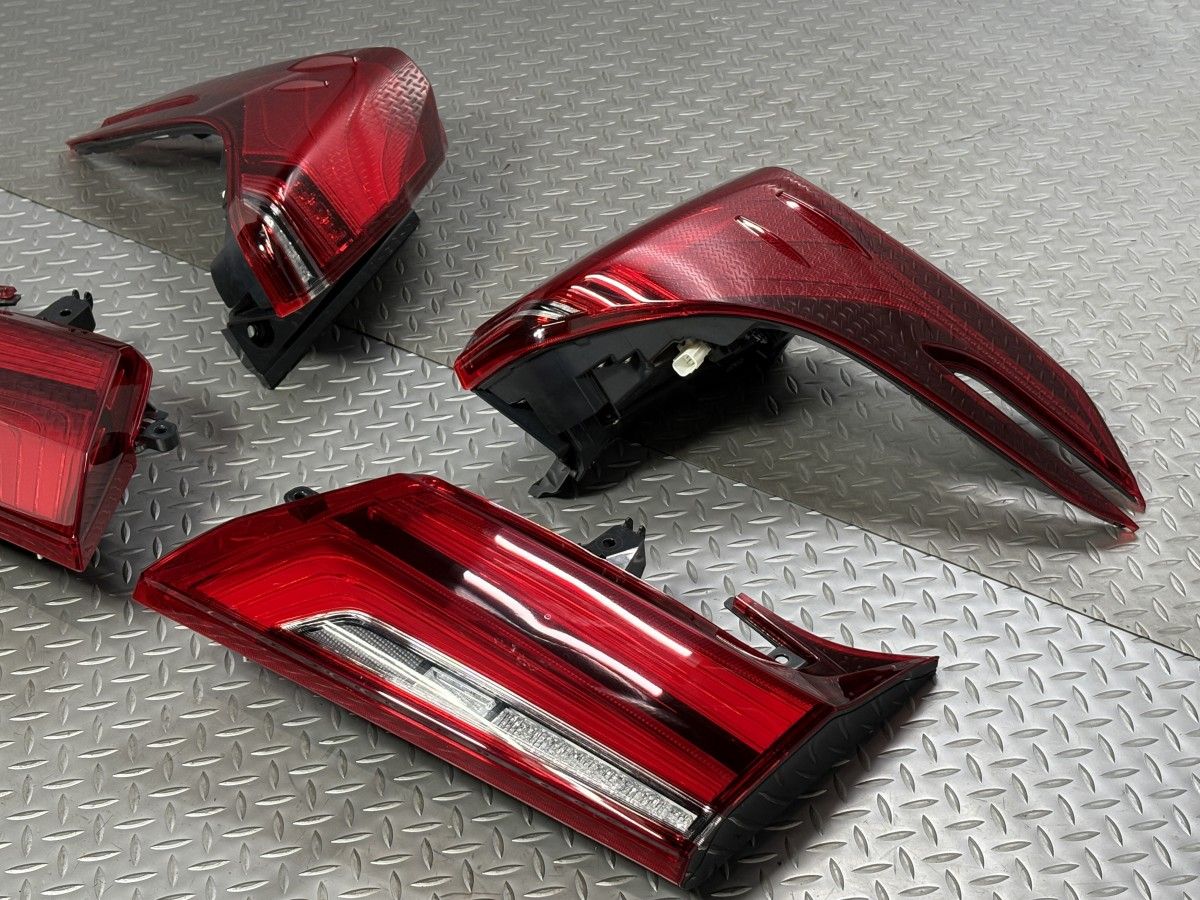純正 テールランプ