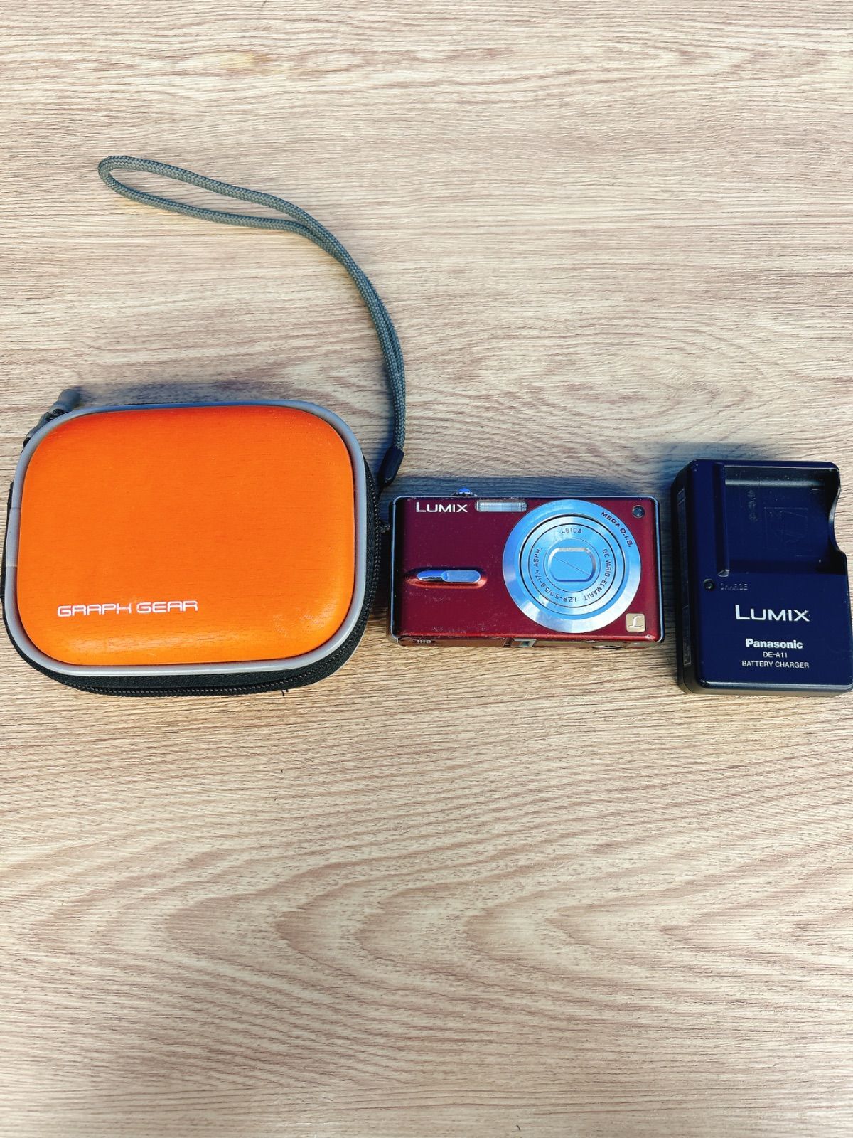 【動作確認済】Panasonic LUMIX DMC-FX9 デジタルカメラ　赤 動作確認済】Panasonic LUMIX DMC-FX9 デジタルカメラ 赤