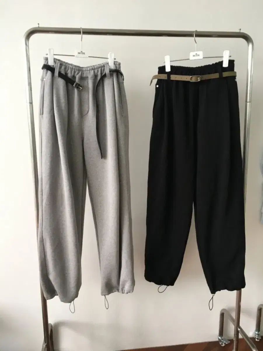 Breathe 繁殖 ベルト付きシャーリングパンツ メランジェ DECORATOM_COM_BR