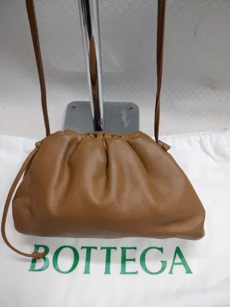 Bottega Veneta ボッテガヴェネタ マンドゥバッグ ギャザーバッグ キャメル