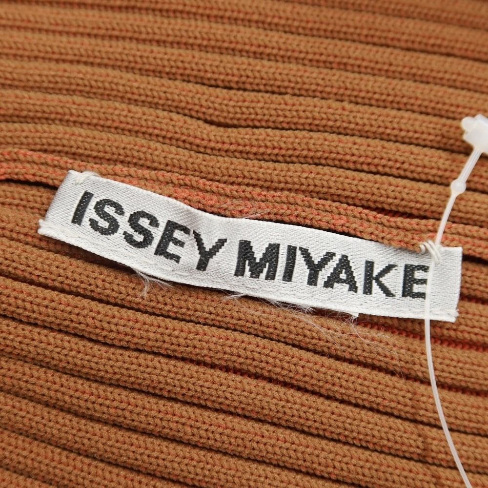 中古】イッセイミヤケ ISSEY MIYAKE 2022年秋冬 ハイネック プル