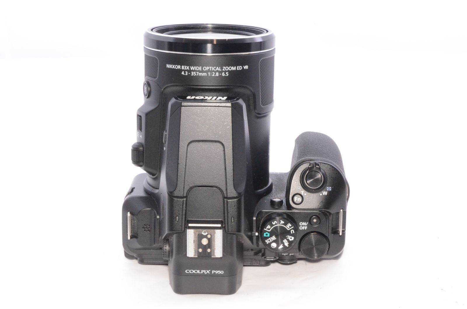 【超新作】 美品】Nikon ニコン バッテリー5個付き P950 COOLPIX デジタルカメラ