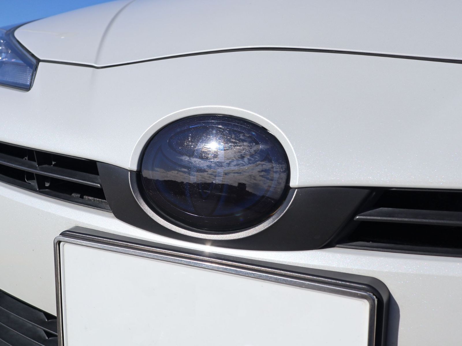 Tint+再利用Okエンブレム スモークフィルム後期プリウス50(スモーク20％)  ZVW50/ZVW51/ZVW55 vvw zvw50 zvw51
