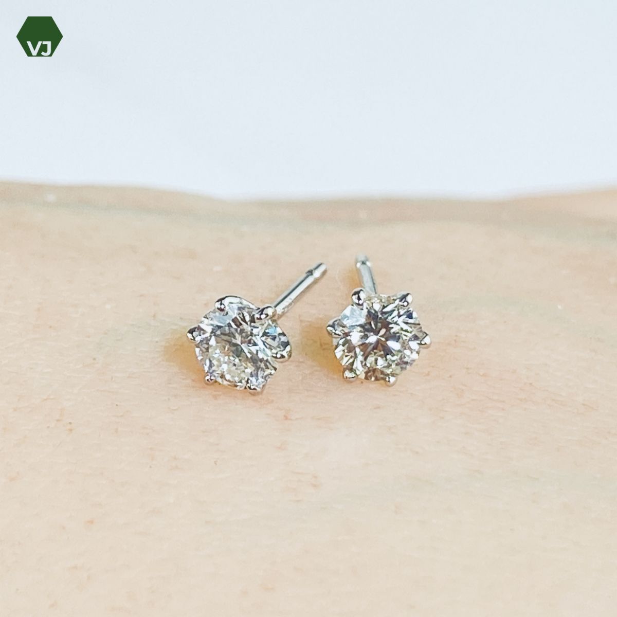 31-34】一粒ダイヤモンド ピアス D0.25ct D0.25ct 【中古