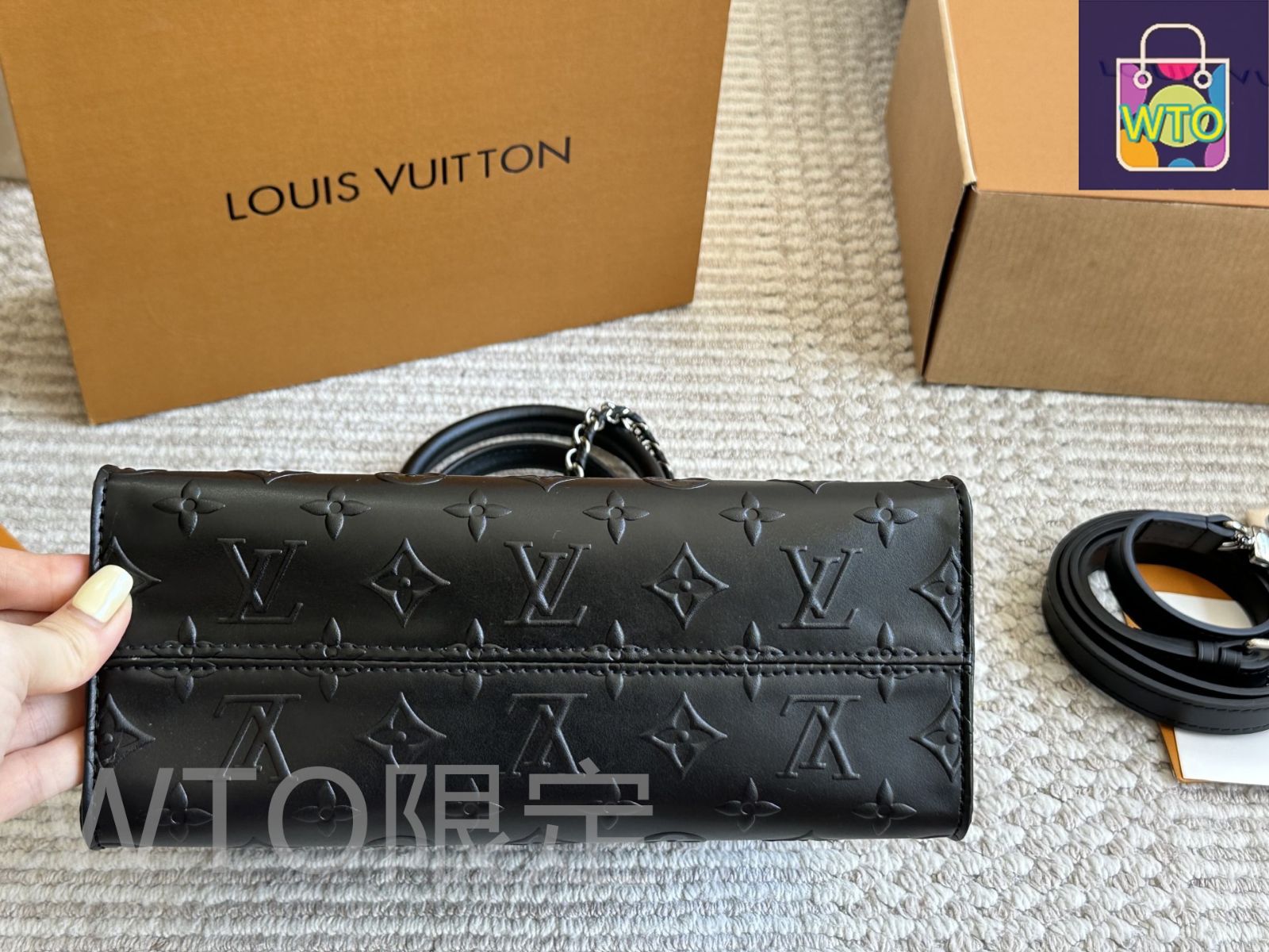 【国内発】Louis Vuitton オンザゴーEW 2Wayバッグ ギフト包装可 国内発】Louis Vuitton オンザゴーEW 2Wayバッグ ギフト包装可