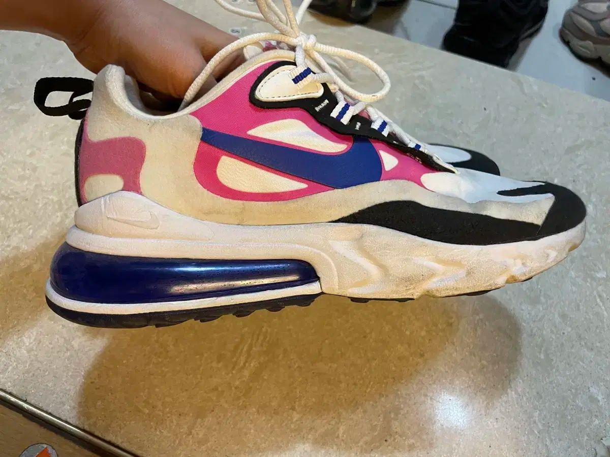 NIKE ナイキ エアマックス AIR MAX リアクト 240