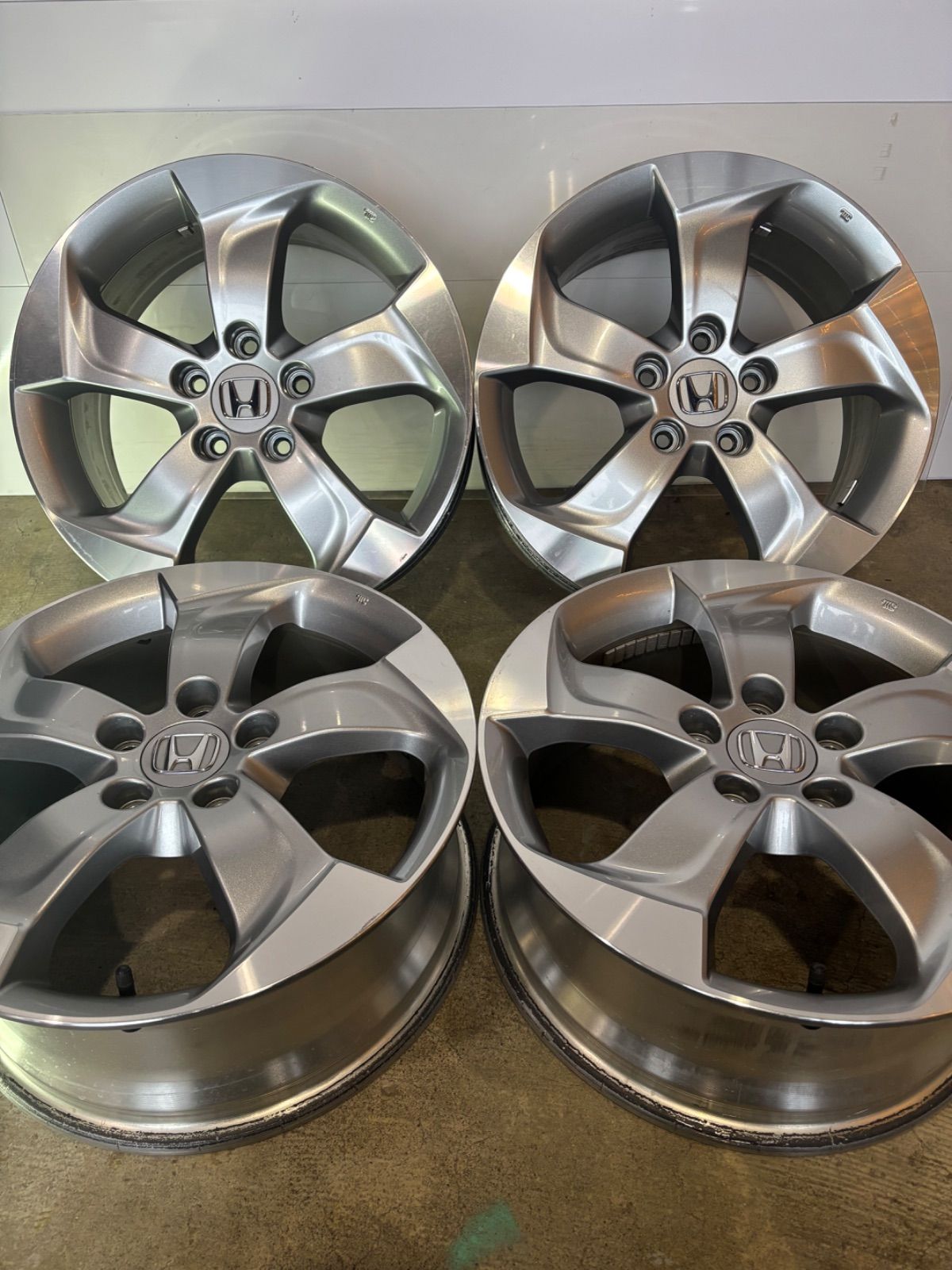 ホンダ ヴェゼル 純正 17インチホイール 7J +55 4本 楽天市場】【中古 新品同様】【ホンダ ヴェゼル 純正 中古