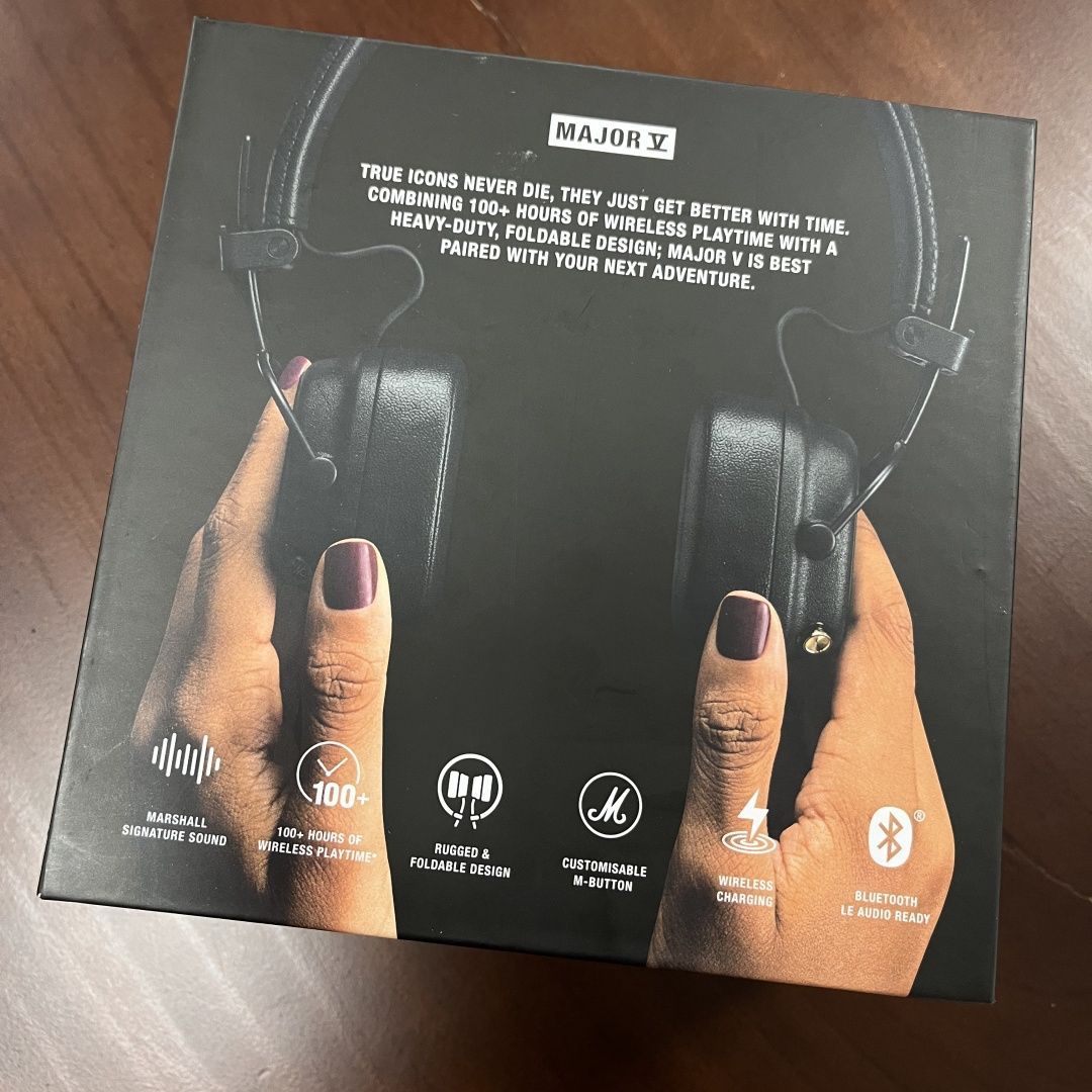 Bluetooth|連続再生100時間|Qi充電対応|通話対応|ブラック