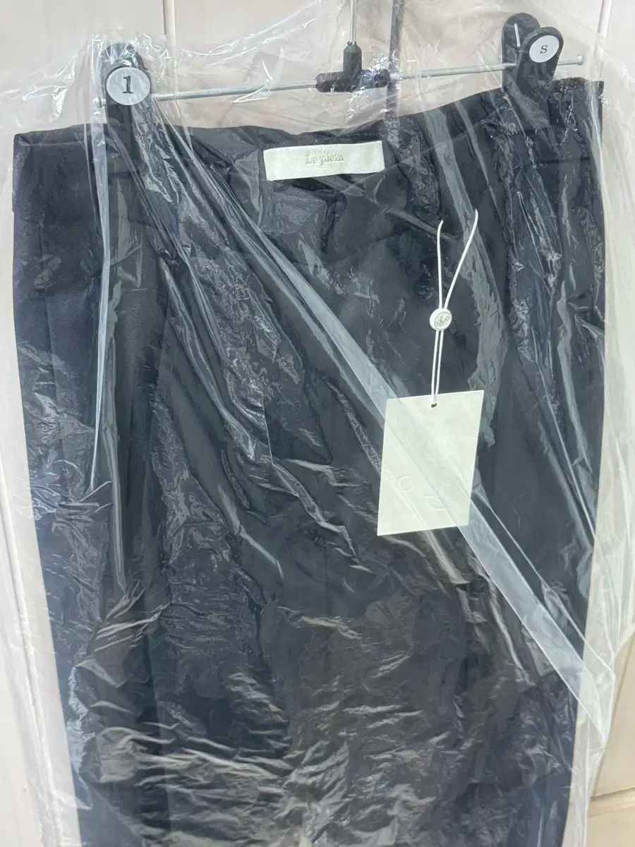 Le Plein 黒 スラックス S 標準丈 DECORATOM_COM_BR