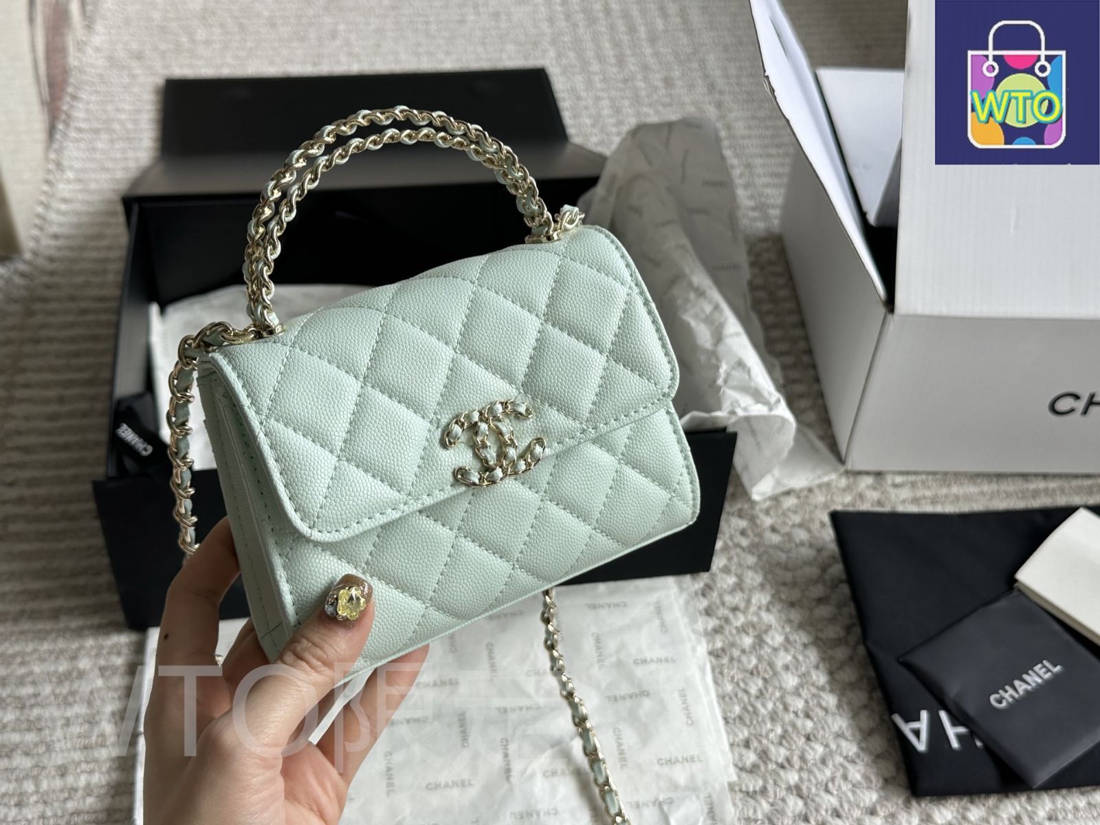 シャネル 23K スマホショルダーバッグ カメリア ホワイト CHANEL シャネル チェーンショルダーバッグ マトラッセ23 W