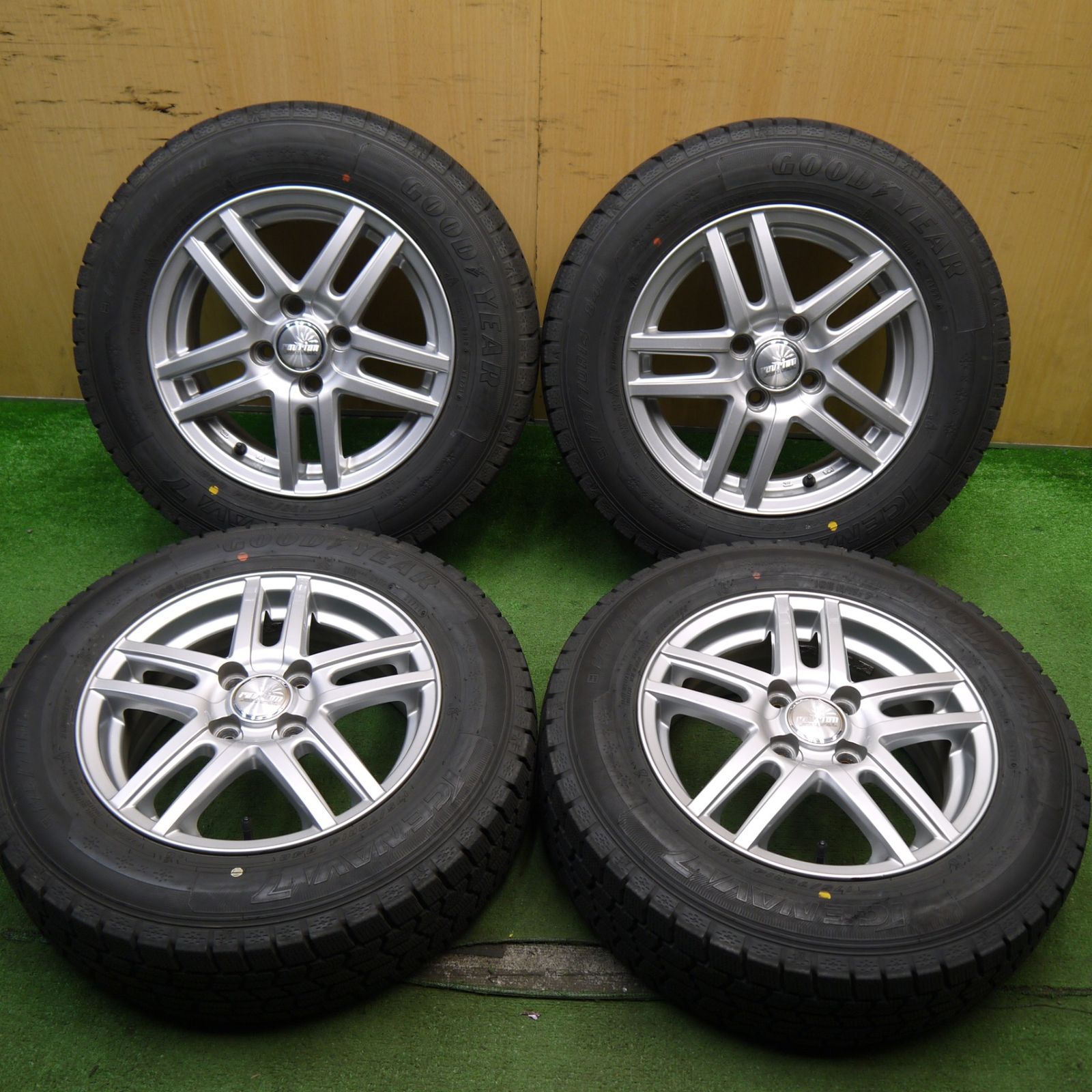 バリ溝!21年!9.5分☆スタッドレス 175/70R14 グッドイヤー バリ溝!21年!9.5分☆スタッドレス 175/70R14 グッドイヤー