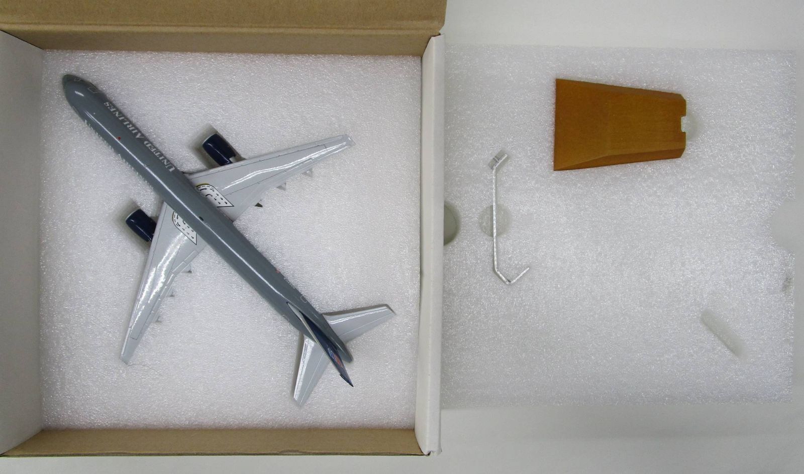 JC 1/200 B757-200 ユナイテッド航空 N592UA [XX2799]【C