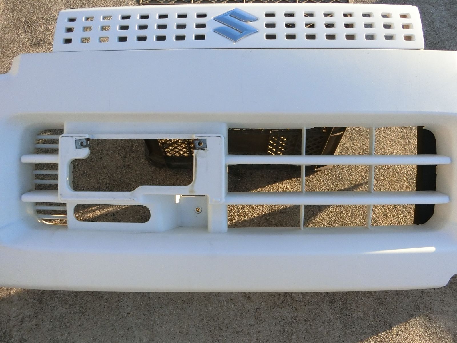 フロントバンパー