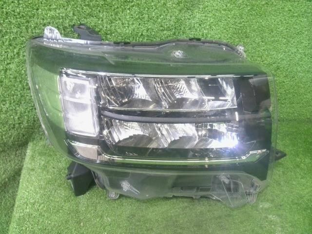 タント 5BA-LA650S 右 ヘッドランプ ヘッドライト ASSY ファンクロス KF-VE W25 81110-B2C10