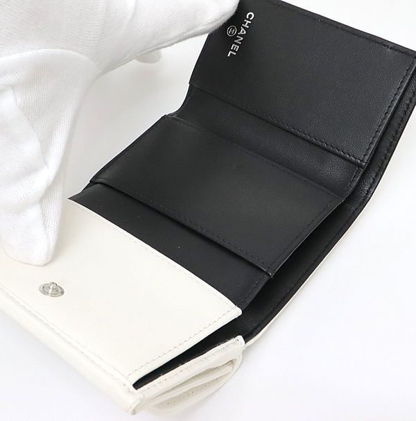 広尾店】美品 シャネル CHANEL シャネル19 マトラッセ コンパクト  