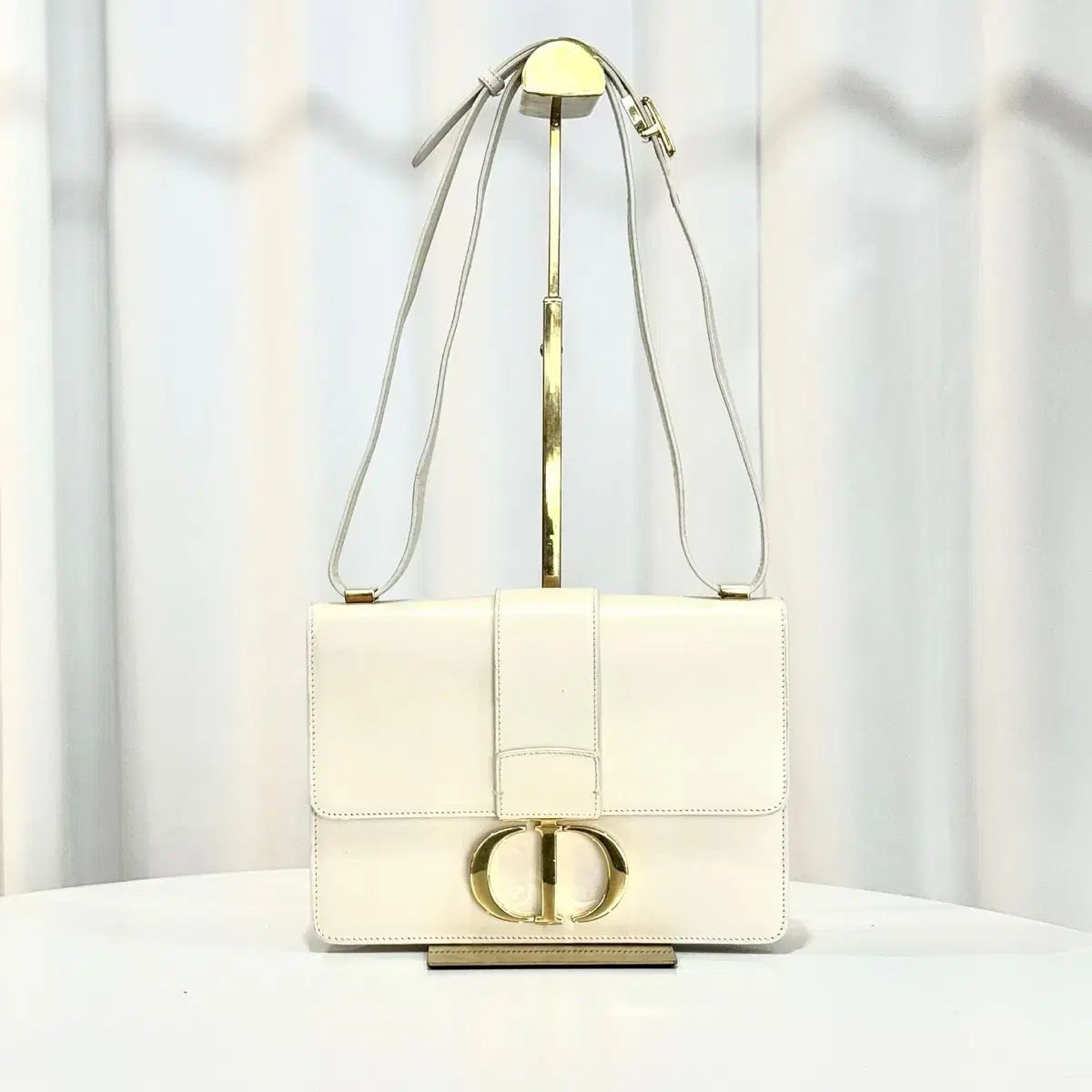 ほぼ Dior ディオール モンテーニュ 30 ボックスバッグ ミディアム ラテ アイボリー ゴールド