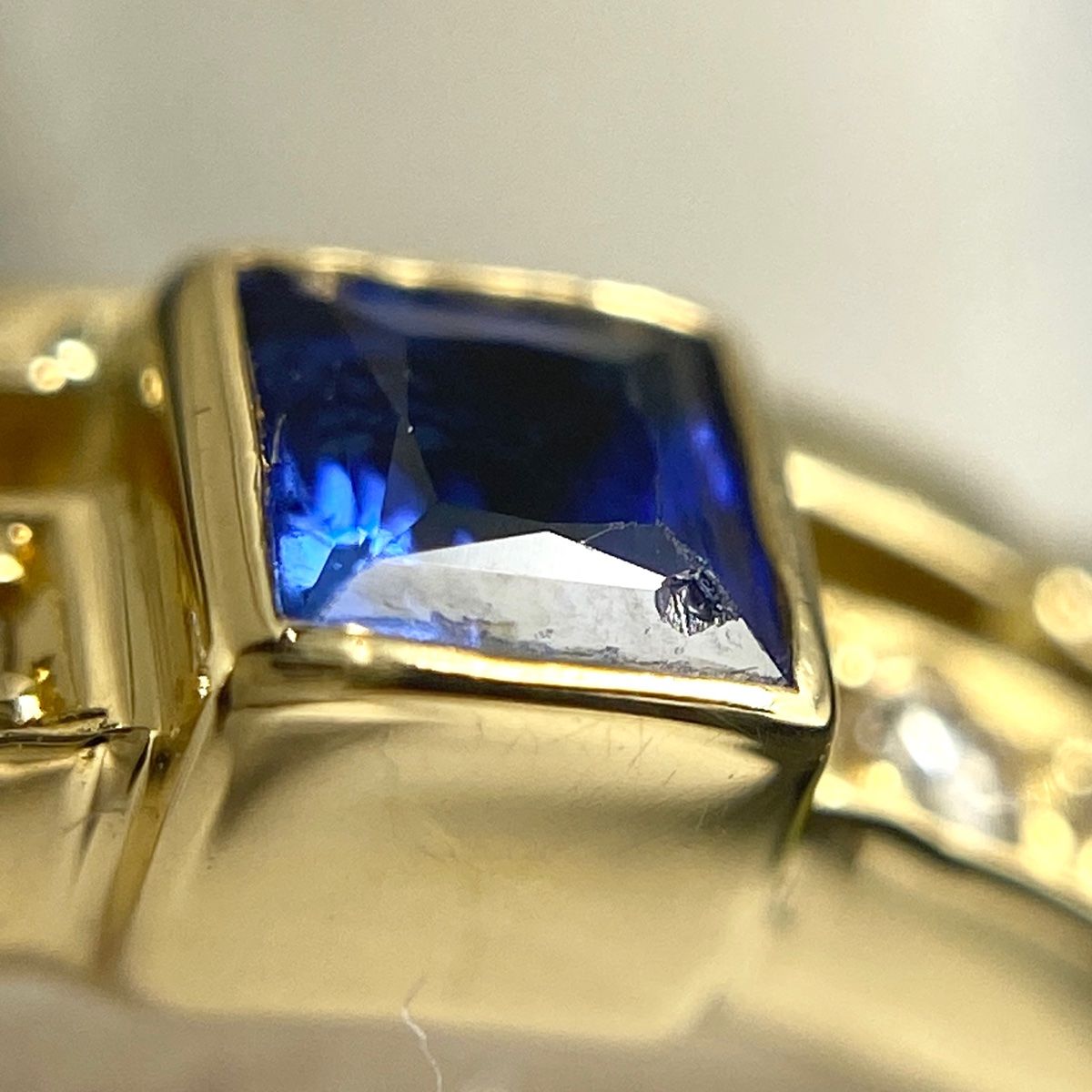 サファイア デザインリング YG イエローゴールド 指輪 メレダイヤ  