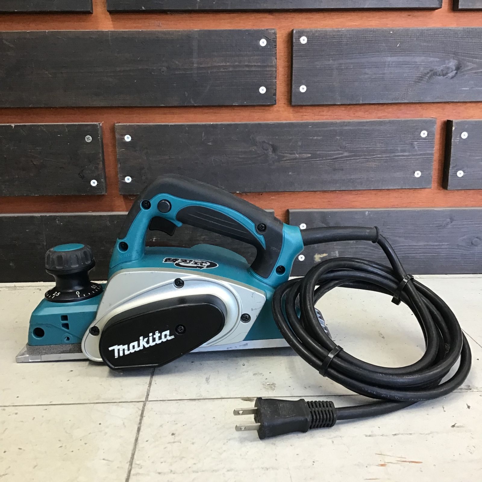 【中古品】マキタ/makita 電気カンナ KP0800A 研磨式 【鴻巣店】