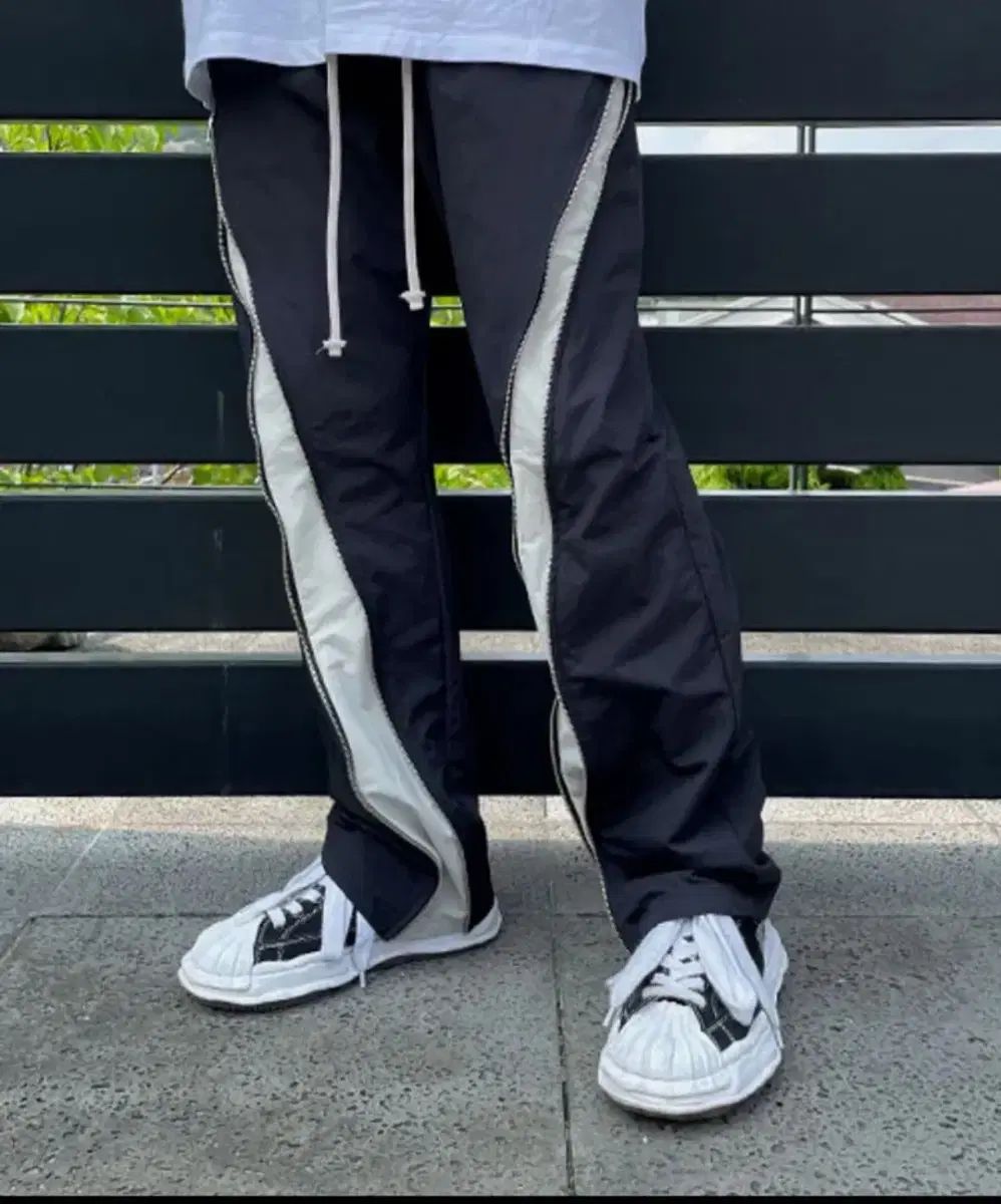 ラグ イタリア製ジャガード織りクラシックデザインラグ 175