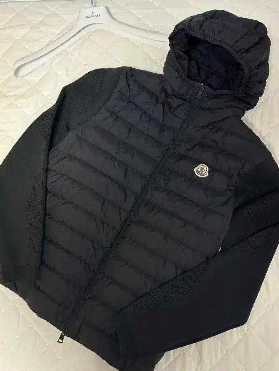新グレード 24fw MONCLER モンクレール ニットダウン XL