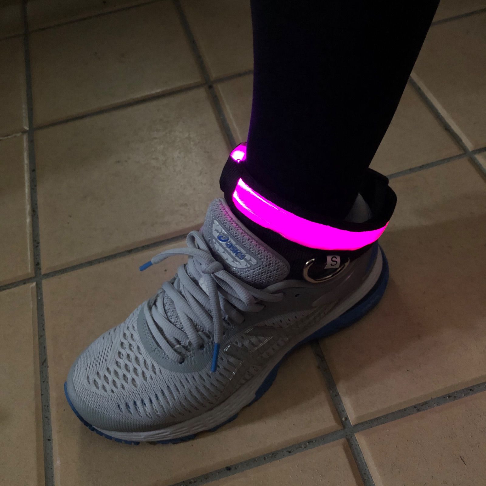 光る首輪 【おすすめ】夜間お散歩用ライト（充電式） ピンク ＊送料無料 ＊コイン電池LIR2032充電可能 - メルカリ