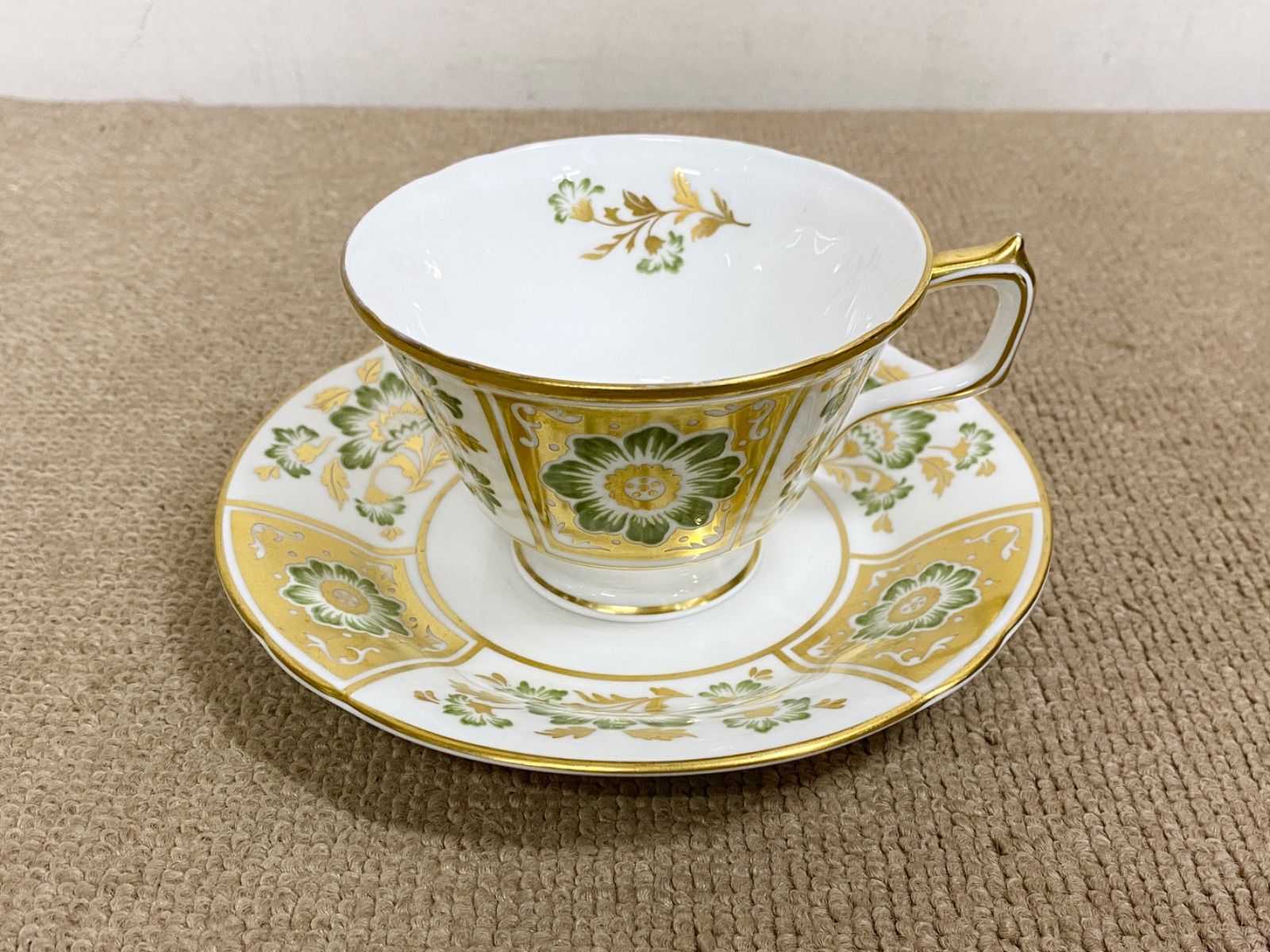 ロイヤルクラウンダービー チェリーブロッサム ティーカップ＆ソーサー  