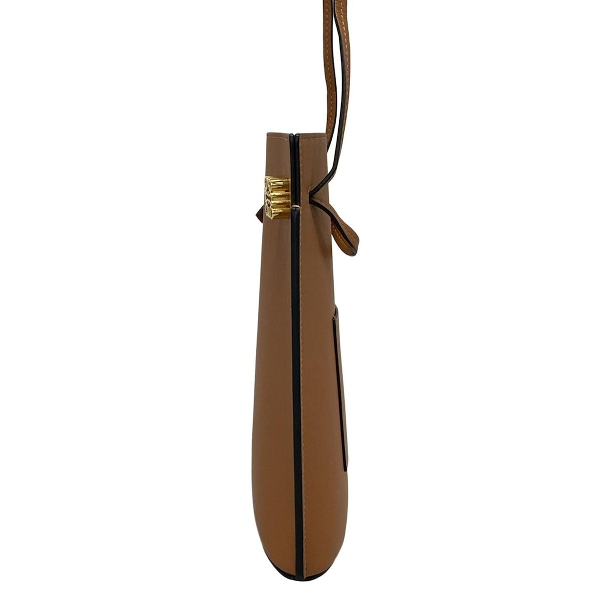 ロエベ　ライトブラウン レザー ショルダーバッグ LOEWE(ロエベ) ショルダーバッグ美品 ダイスポケット ブラウン